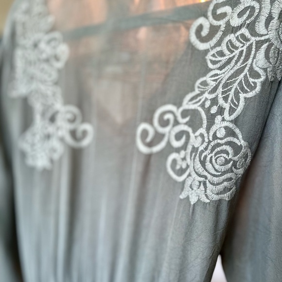 JOHNNY WAS Embroidered Blouse Shirt Tunic L Sage - Picture 7 of 8